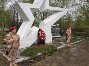 Митинг у мемориала погибшим Заводчанам, посвященный 76 годовщине Победы.